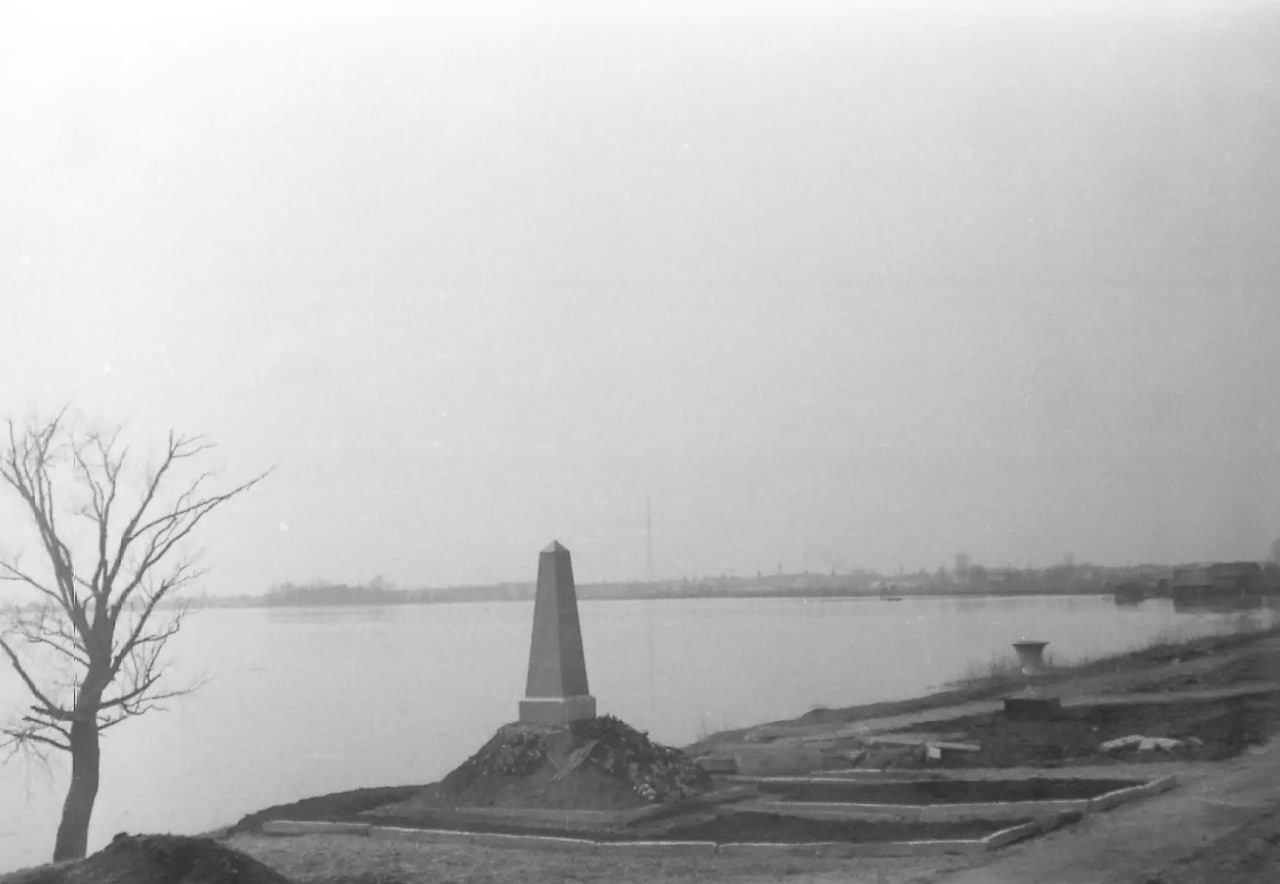 Победивший смерть. «Первое коротенькое письмо Саша отправил домой на семнадцатый день войны: «Стоим в лесу под Псковом. Ждём приказа. Немца бьём крепко. Я жив, здоров» Победивший смерть. «Первое коротенькое письмо Саша отправил домой на семнадцатый день войны: «Стоим в лесу под Псковом. Ждём приказа. Немца бьём крепко. Я жив, здоров»