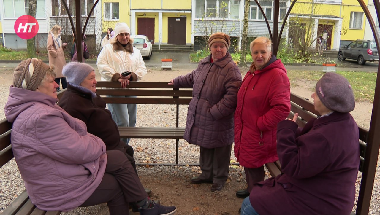 Новгородцы успешно преображают свои дворы благодаря проектам территориального общественного самоуправления Новгородцы успешно преображают свои дворы благодаря проектам территориального общественного самоуправления