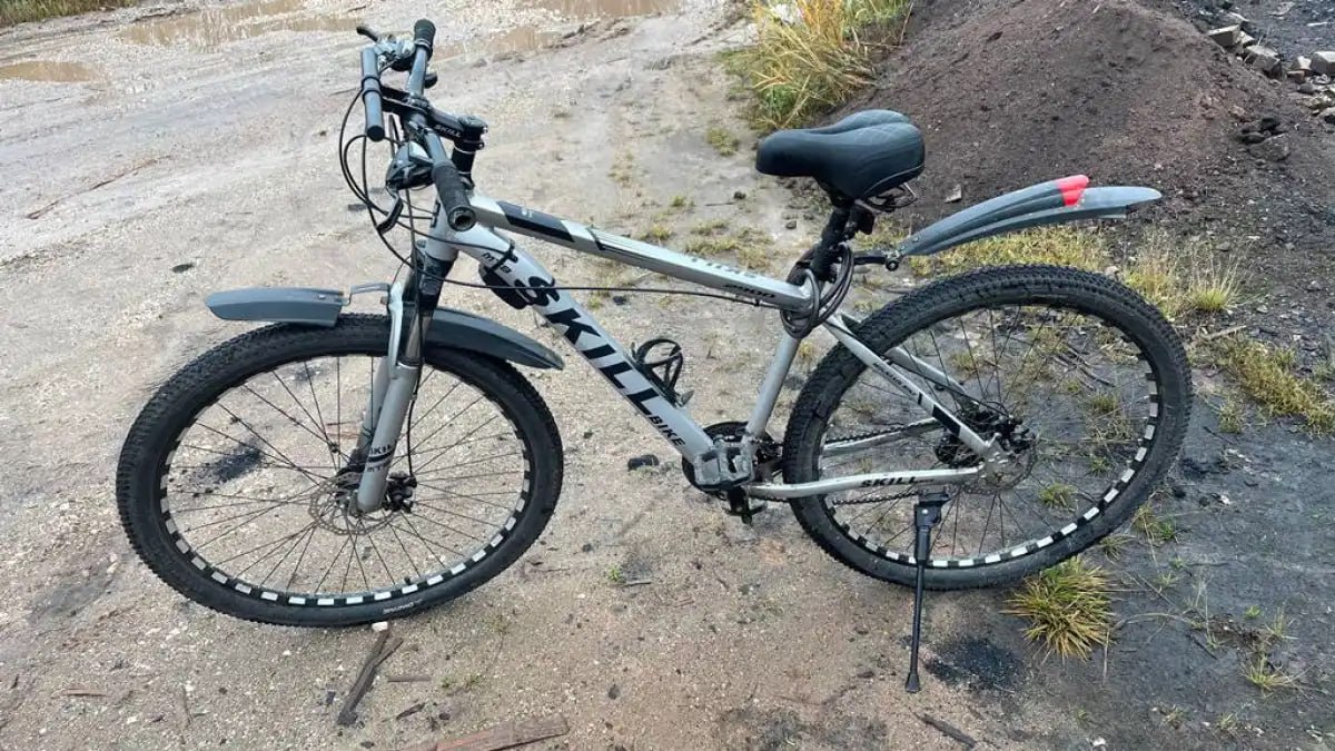 На перекрёстке в Боровичах внедорожник сбил велосипедиста