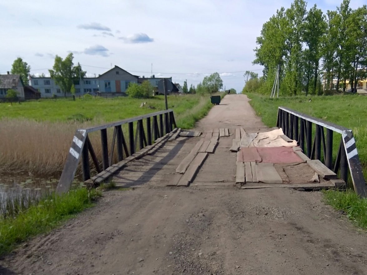 В одной из чудовских деревень старый мост заменят на железобетонный