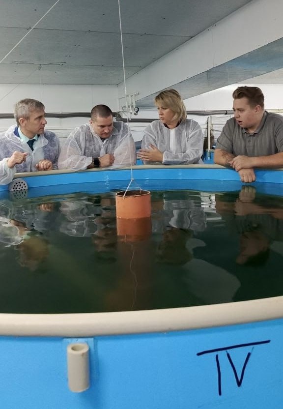 Участник проекта «СВОи Герои 53» познакомился с работой новгородского рыбзавода