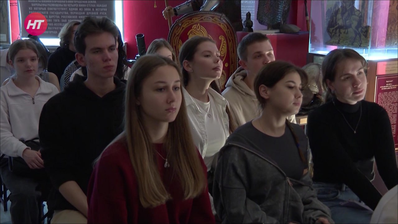 Студентам НовГУ показали документальный фильм о легендарной разведчице Паше Савельевой Студентам НовГУ показали документальный фильм о легендарной разведчице Паше Савельевой