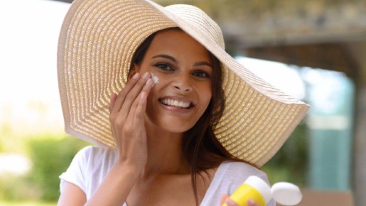 Спасете кожу от пигментных пятен и морщин: вот как выбрать хороший солнцезащитный крем