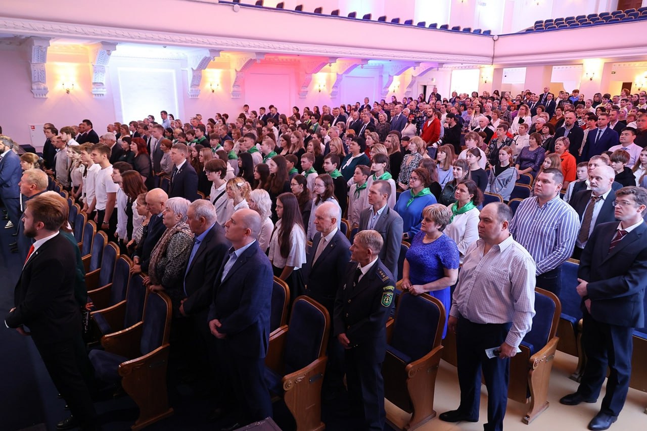 Трудное лето не помешало новгородским аграриям достигнуть успехов Трудное лето не помешало новгородским аграриям достигнуть успехов