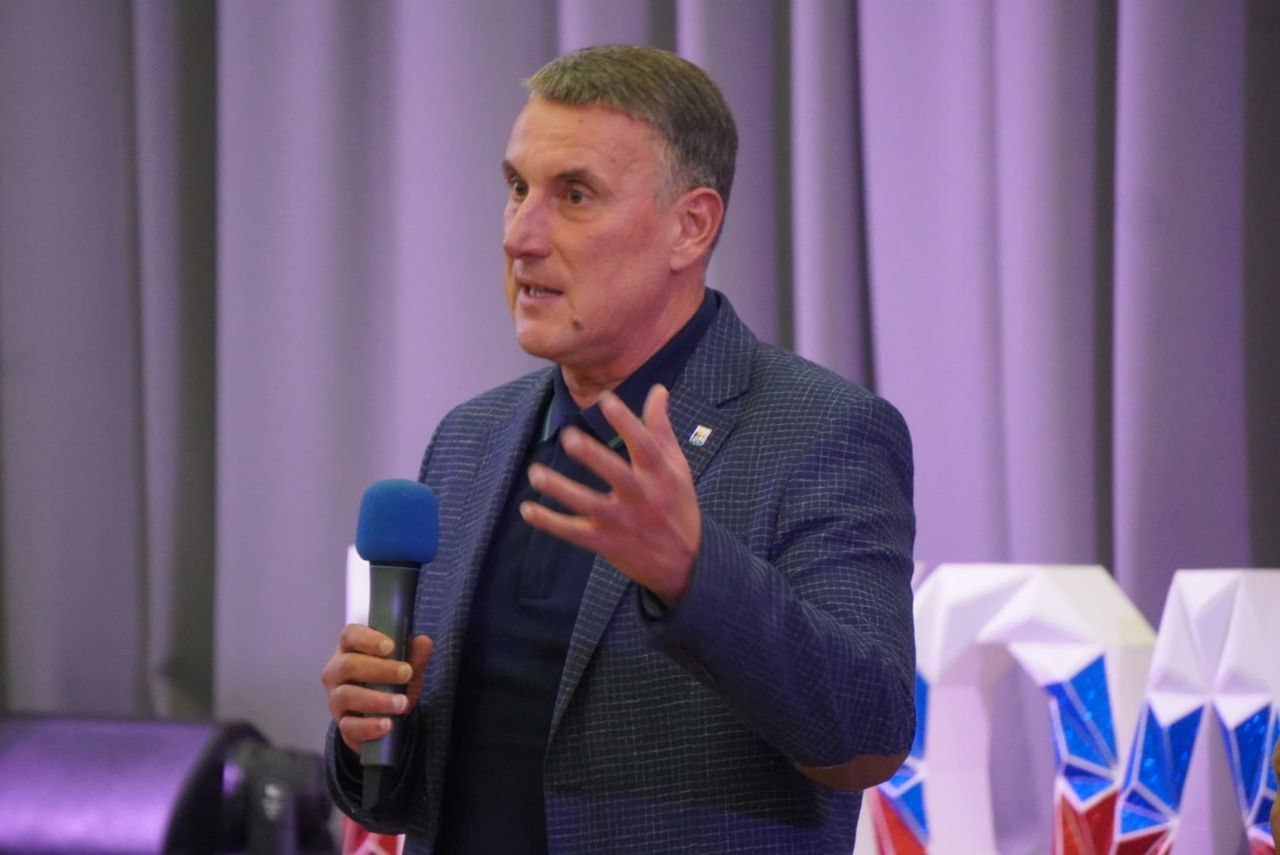 Александр Розбаум: Уважаемые Земляки!. Сегодня вечером, по поручению Губернатора Новгородской области Александра Валентиновича Дронова встретился с родителями учеников школы 31 и жителями Псковского микрорайона Александр Розбаум: Уважаемые Земляки!. Сегодня вечером, по поручению Губернатора Новгородской области Александра Валентиновича Дронова встретился с родителями учеников школы 31 и жителями Псковского микрорайона