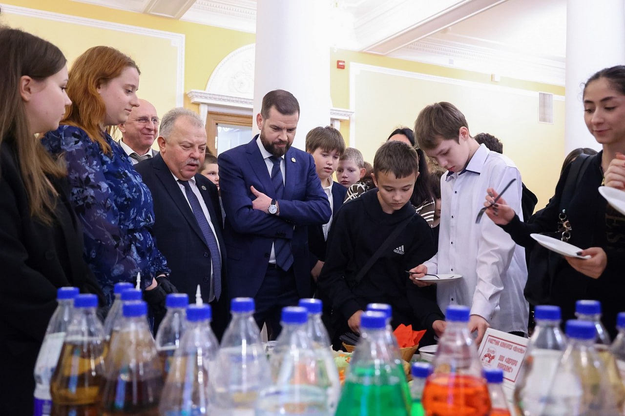 Сегодня в филармонии поздравили работников сельского хозяйства с профессиональным праздником Сегодня в филармонии поздравили работников сельского хозяйства с профессиональным праздником