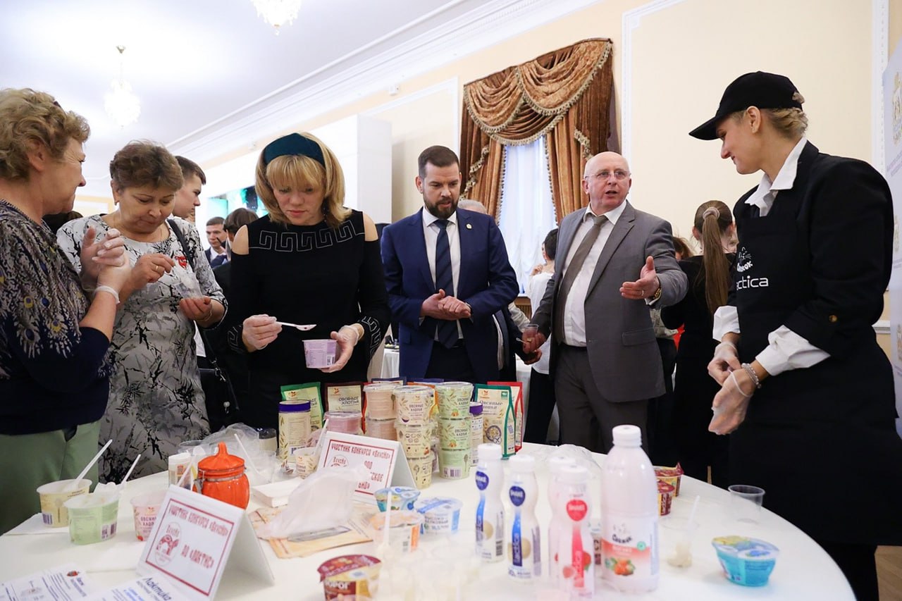 Трудное лето не помешало новгородским аграриям достигнуть успехов Трудное лето не помешало новгородским аграриям достигнуть успехов