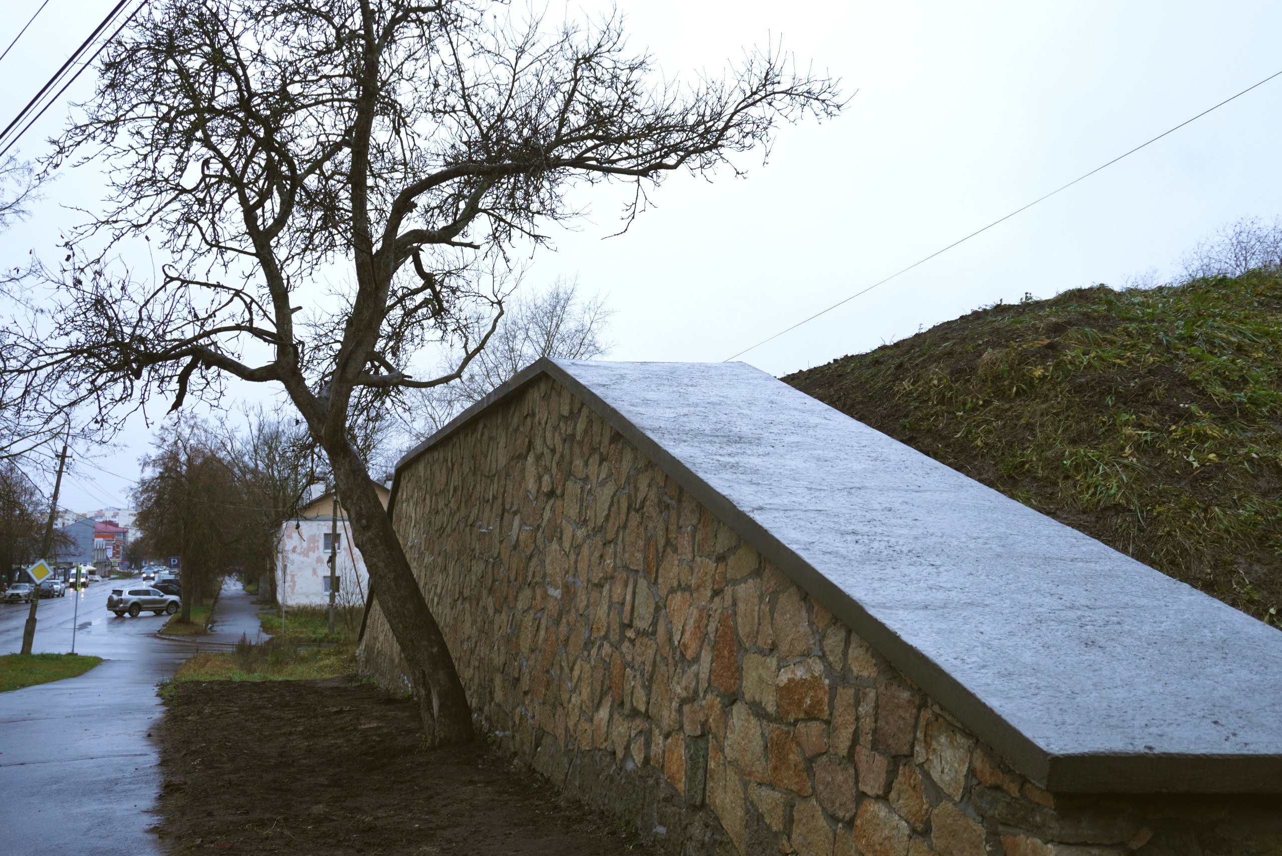 В Великом Новгороде завершились работы по ремонту стен окольного вала В Великом Новгороде завершились работы по ремонту стен окольного вала