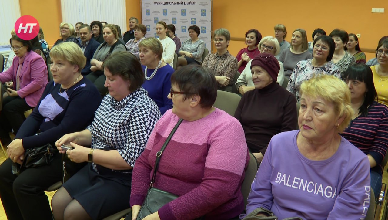 В Парфине пять семей получили ключи от новых квартир