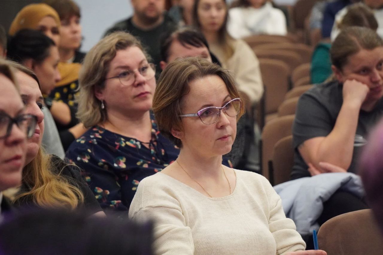 Александр Розбаум: Уважаемые Земляки!. Сегодня вечером, по поручению Губернатора Новгородской области Александра Валентиновича Дронова встретился с родителями учеников школы 31 и жителями Псковского микрорайона Александр Розбаум: Уважаемые Земляки!. Сегодня вечером, по поручению Губернатора Новгородской области Александра Валентиновича Дронова встретился с родителями учеников школы 31 и жителями Псковского микрорайона