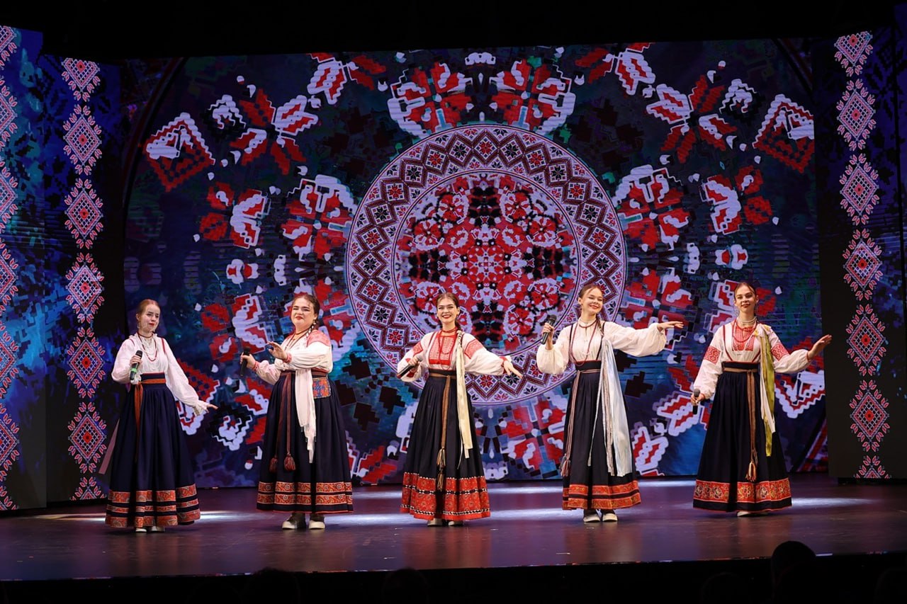 Трудное лето не помешало новгородским аграриям достигнуть успехов Трудное лето не помешало новгородским аграриям достигнуть успехов