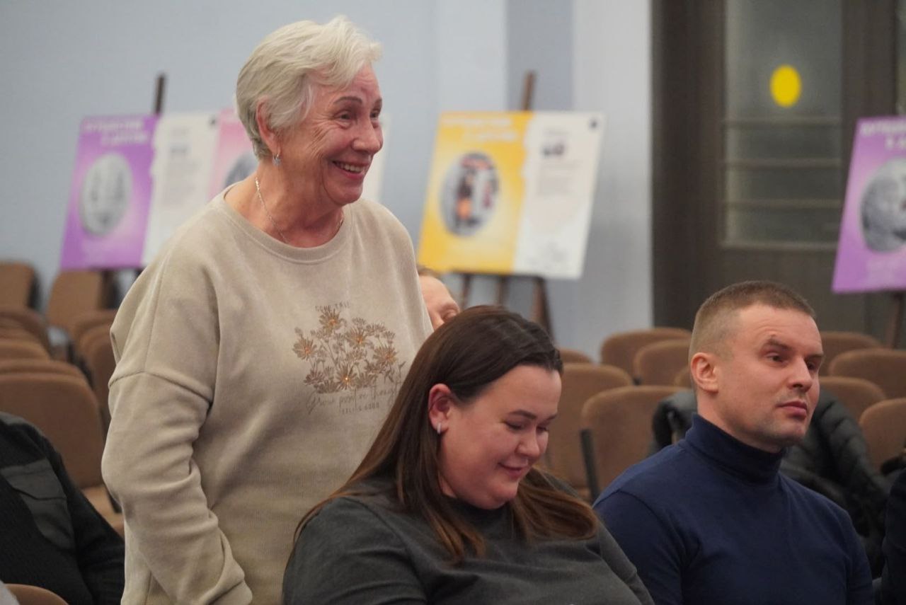 Александр Розбаум: Уважаемые Земляки!. Сегодня вечером, по поручению Губернатора Новгородской области Александра Валентиновича Дронова встретился с родителями учеников школы 31 и жителями Псковского микрорайона Александр Розбаум: Уважаемые Земляки!. Сегодня вечером, по поручению Губернатора Новгородской области Александра Валентиновича Дронова встретился с родителями учеников школы 31 и жителями Псковского микрорайона