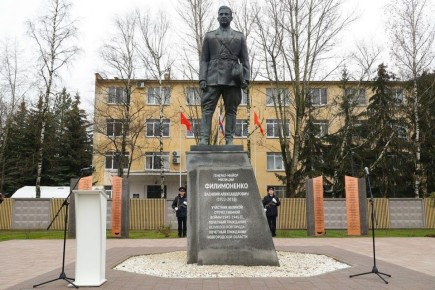 В Великом Новгороде торжественно открыли обновленный сквер Защитников Отечества