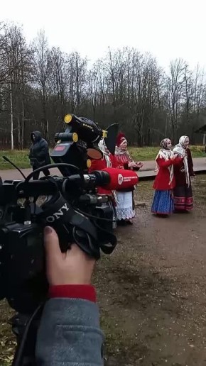 В Музее народного деревянного зодчества «Витославлицы» проходит этнографический праздник «Кузьминки встречаем, осень провожаем»