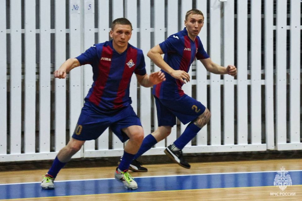 Поздравляем с победой!. В напряженном матче по футзалу команда Главного управления МЧС России «Факел» одержала яркую победу над «Анима Инфинита Групп» со счетом 3:2! Два гола принёс команде Роман Марков