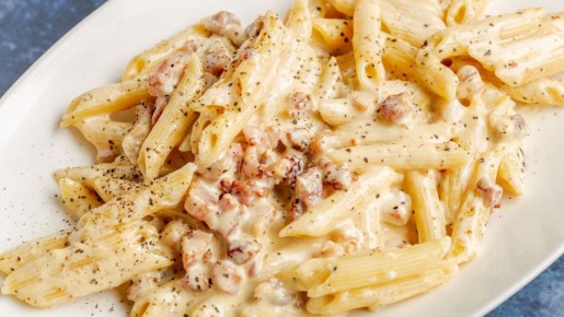 Готовьте сразу побольше: это блюдо из макарон понравится абсолютно всем