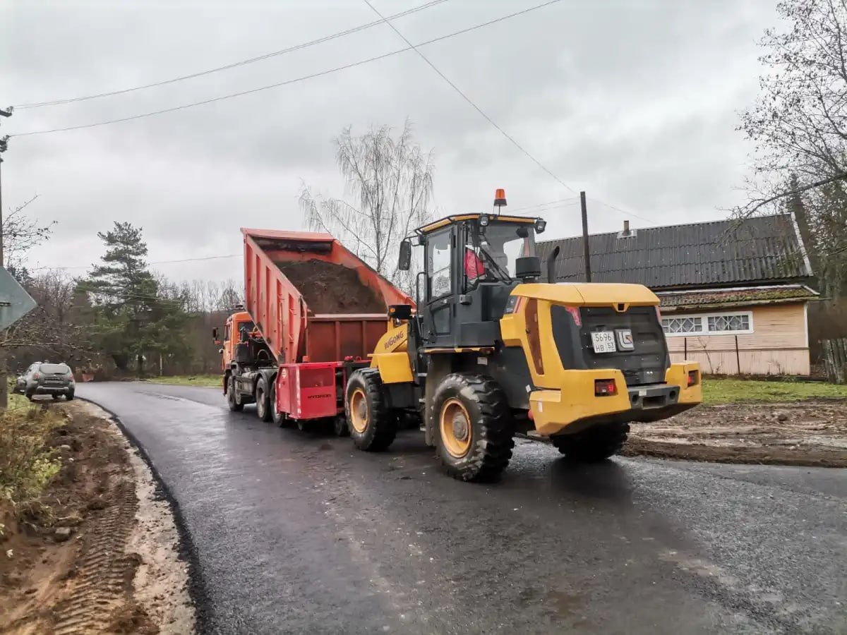 При восстановлении дороги в Мошенском округе использовали три вида ремонта