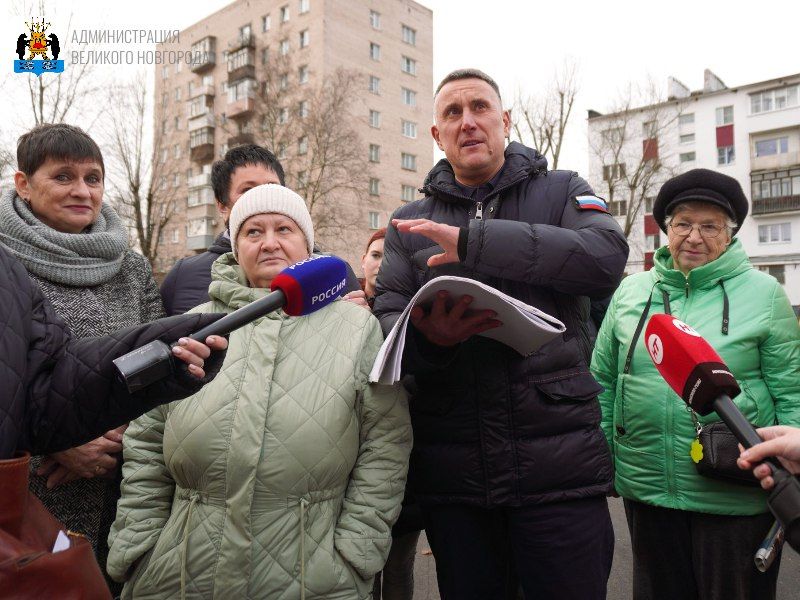 Завершился первый этап благоустройства общественной территории за домом № 88 по улице Большая Санкт-Петербургская