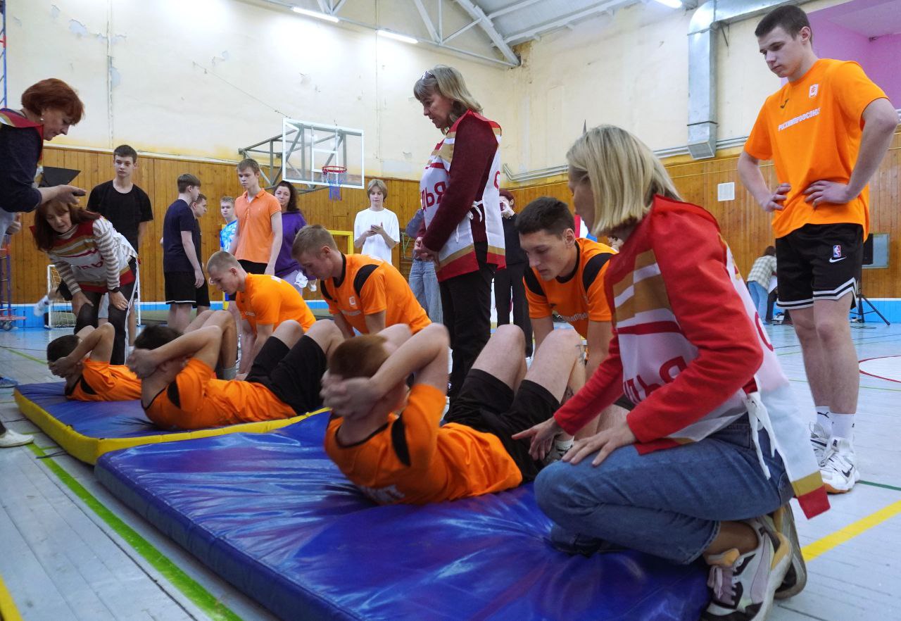 Александр Розбаум: Уважаемые Новгородцы!. Сегодня в преддверии Всероссийского Дня призывника, в Центре физического развития прошли соревнования, приуроченные к 80-ой годовщине Победы в Великой Отечественной войне 1941 – 1945... Александр Розбаум: Уважаемые Новгородцы!. Сегодня в преддверии Всероссийского Дня призывника, в Центре физического развития прошли соревнования, приуроченные к 80-ой годовщине Победы в Великой Отечественной войне 1941 – 1945...