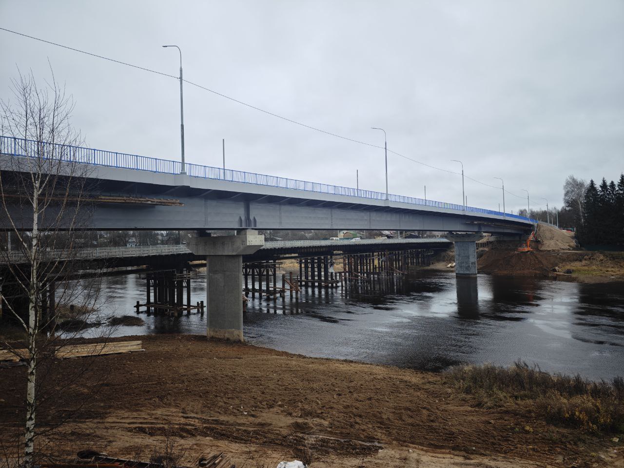 В Пестовском округе открыли движение по новому мосту через реку Молога