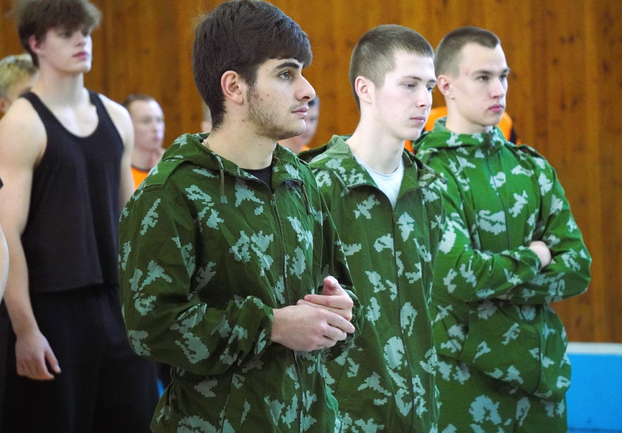 Александр Розбаум: Уважаемые Новгородцы!. Сегодня в преддверии Всероссийского Дня призывника, в Центре физического развития прошли соревнования, приуроченные к 80-ой годовщине Победы в Великой Отечественной войне 1941 – 1945... Александр Розбаум: Уважаемые Новгородцы!. Сегодня в преддверии Всероссийского Дня призывника, в Центре физического развития прошли соревнования, приуроченные к 80-ой годовщине Победы в Великой Отечественной войне 1941 – 1945...