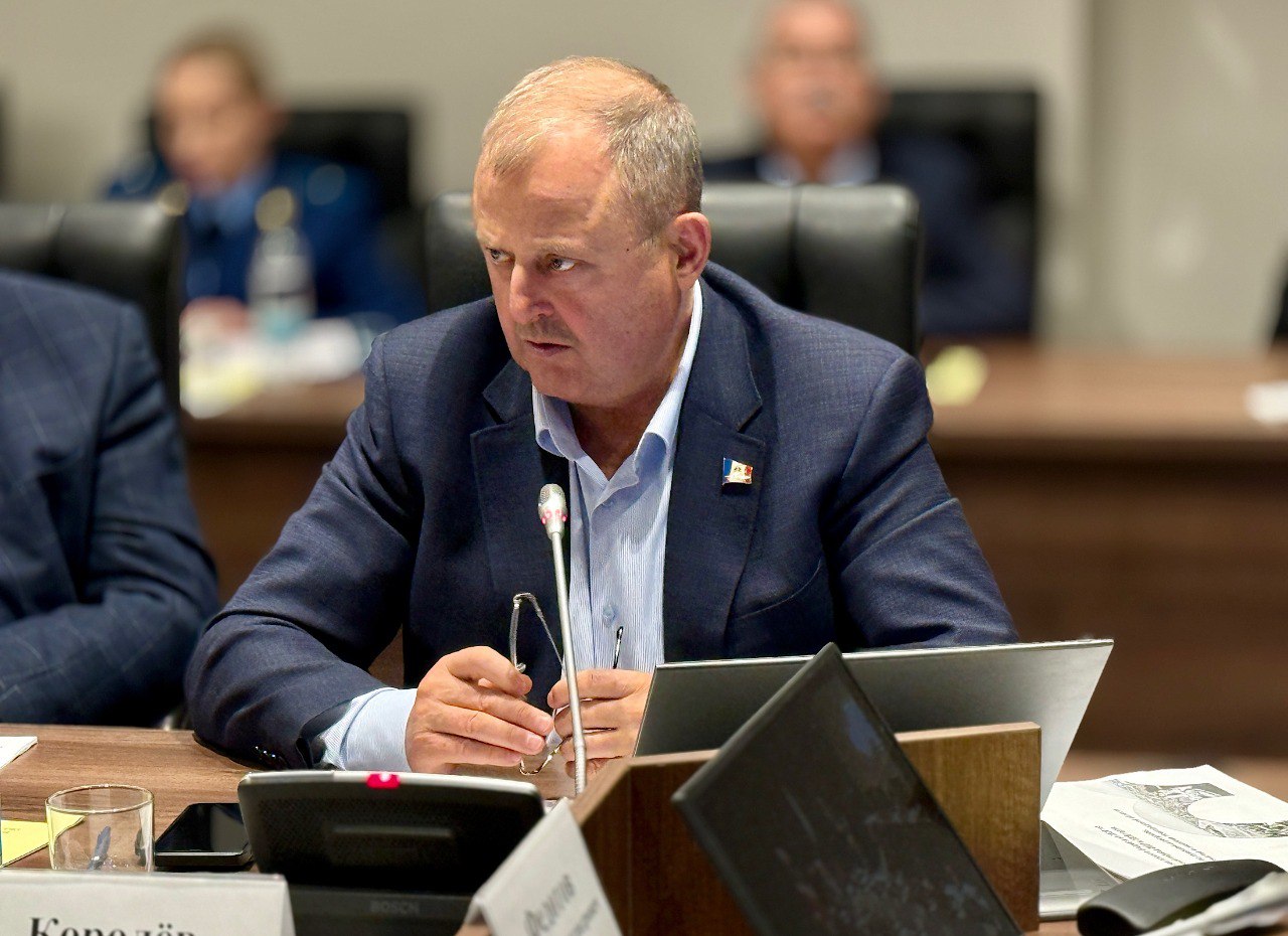 На «нулевых чтениях» бюджета перед депутатами выступили председатель комитета охотничьего хозяйства и рыболовства Новгородской области Дмитрий Графов и временно исполняющая обязанности председателя комитета ветеринарии... На «нулевых чтениях» бюджета перед депутатами выступили председатель комитета охотничьего хозяйства и рыболовства Новгородской области Дмитрий Графов и временно исполняющая обязанности председателя комитета ветеринарии...