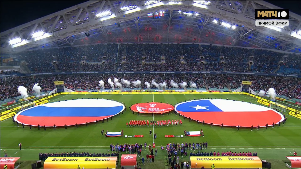 Новгородская певица МАРФА выступила в перерыве матча сборной России по футболу