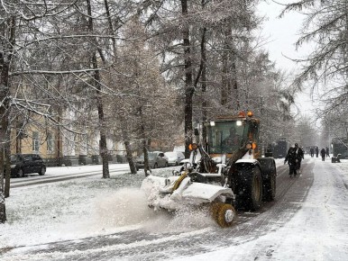 В Новгородской области службы своевременно приступили к уборке снега
