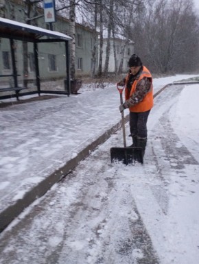 В Великом Новгороде службы работают в усиленном режиме из-за снегопада