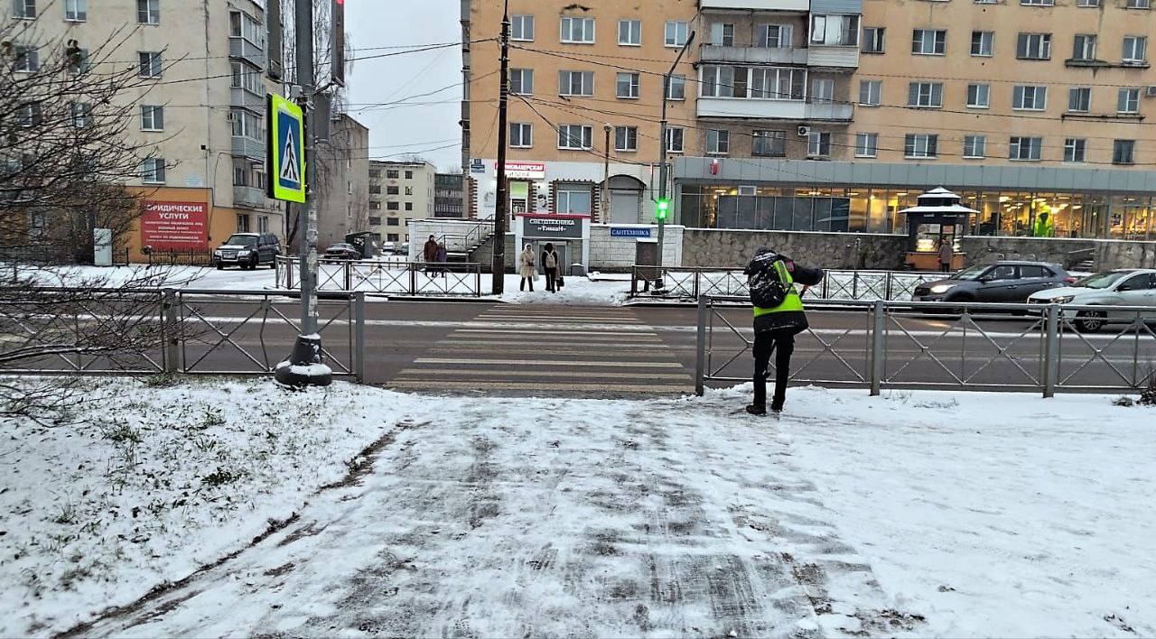 Александр Розбаум: Уважаемые Новгородцы!. В Великом Новгороде выпал первый снег В уборке города задействовано 48 единиц техники и 109 специалистов ручной уборки МКУ «Городское хозяйство», МАУ «Парки Великого Новгорода» и... Александр Розбаум: Уважаемые Новгородцы!. В Великом Новгороде выпал первый снег В уборке города задействовано 48 единиц техники и 109 специалистов ручной уборки МКУ «Городское хозяйство», МАУ «Парки Великого Новгорода» и...