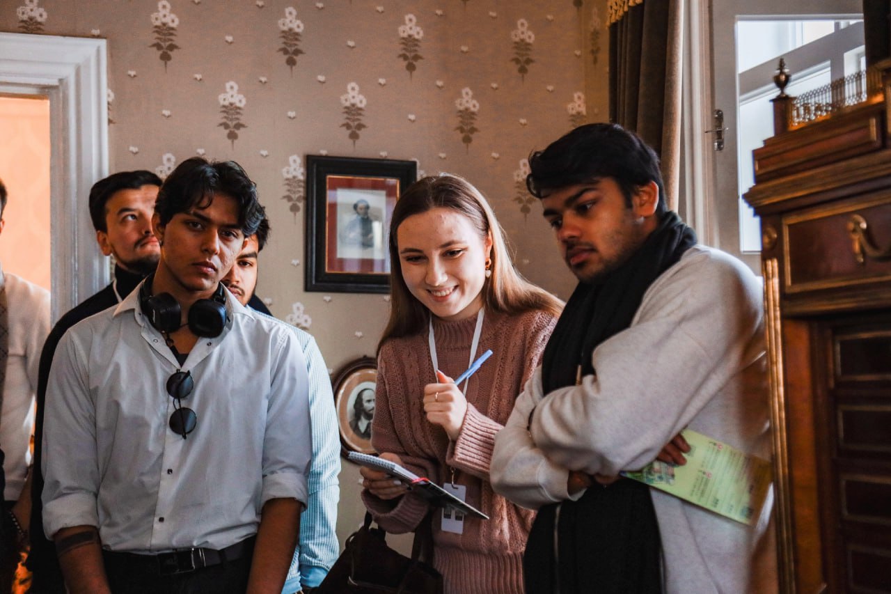 Участники международного молодёжного форума посетили Старую Руссу Участники международного молодёжного форума посетили Старую Руссу