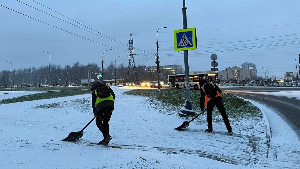 Александр Розбаум: Уважаемые Новгородцы!. В Великом Новгороде выпал первый снег В уборке города задействовано 48 единиц техники и 109 специалистов ручной уборки МКУ «Городское хозяйство», МАУ «Парки Великого Новгорода» и... Александр Розбаум: Уважаемые Новгородцы!. В Великом Новгороде выпал первый снег В уборке города задействовано 48 единиц техники и 109 специалистов ручной уборки МКУ «Городское хозяйство», МАУ «Парки Великого Новгорода» и...