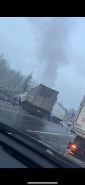 На трассе М-10 недалеко от деревни Тютицы Новгородского округа случилось серьезное ДТП