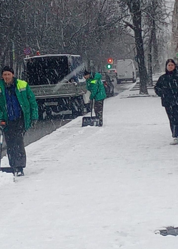 Сотрудники МКУ «Городское хозяйство» приступили к уборке Великого Новгорода Сотрудники МКУ «Городское хозяйство» приступили к уборке Великого Новгорода