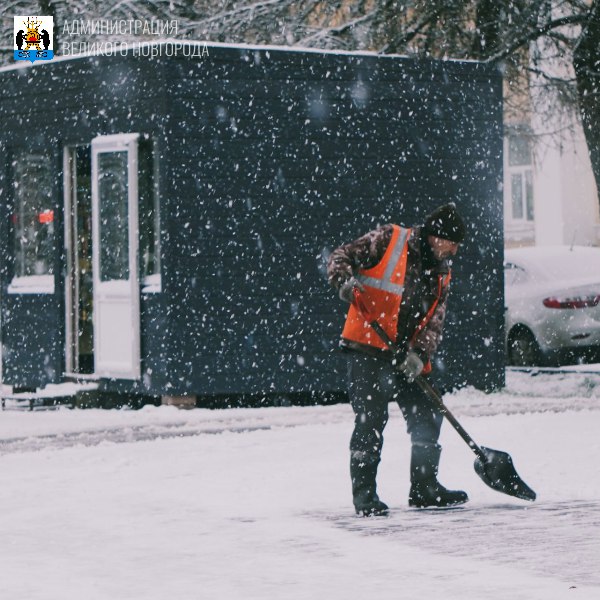 Коммунальные службы ведут круглосуточную работу по уборке города от снега Коммунальные службы ведут круглосуточную работу по уборке города от снега