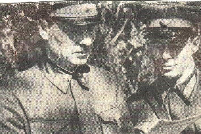 Комиссар 2-й Ударной. «По данным картотеки политсостава Зуев Иван Васильевич, дивизионный комиссар, член Военного Совета 2-й ударной армии пропал без вести в июне 1942 года. Другими сведениями о судьбе Зуева И. В. архив МО... Комиссар 2-й Ударной. «По данным картотеки политсостава Зуев Иван Васильевич, дивизионный комиссар, член Военного Совета 2-й ударной армии пропал без вести в июне 1942 года. Другими сведениями о судьбе Зуева И. В. архив МО...