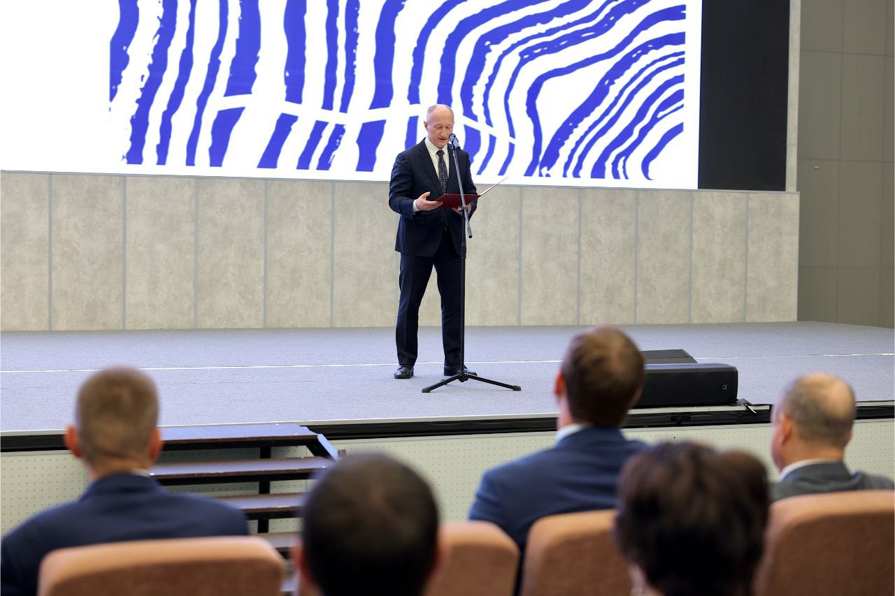 В Великом Новгороде прошло расширенное заседание коллегии УФНС по Новгородской области, посвященное 35-летию образования налоговых органов В Великом Новгороде прошло расширенное заседание коллегии УФНС по Новгородской области, посвященное 35-летию образования налоговых органов