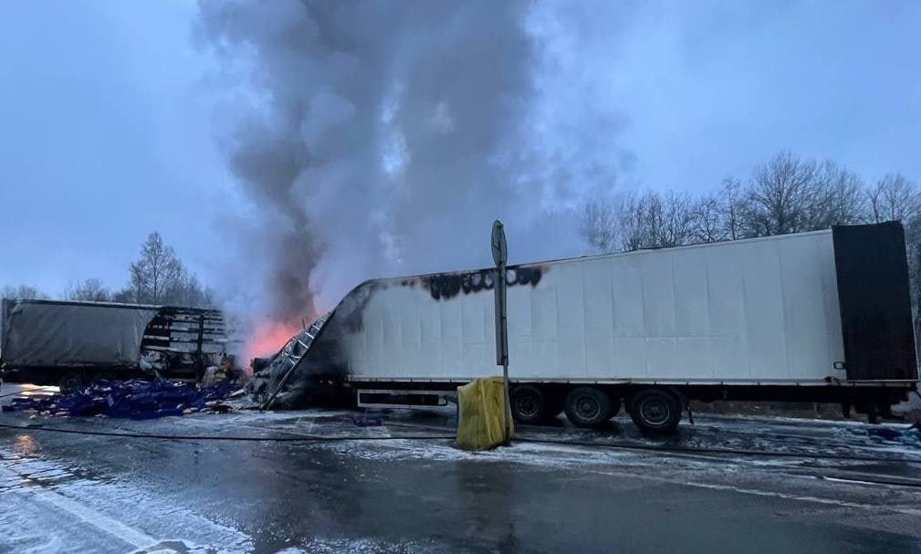 Стали известны подробности ДТП с большегрузами на М-10 в Новгородском округе