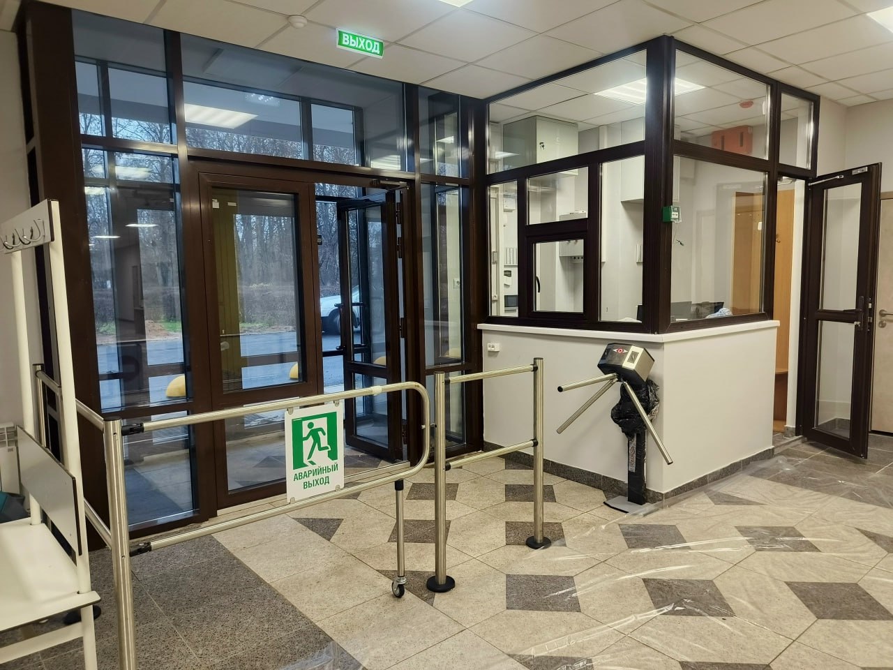 В Новгородской области завершили ремонт спортшколы с фиджитал-классом В Новгородской области завершили ремонт спортшколы с фиджитал-классом