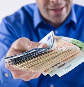 Почему микрозаймы становятся выбором состоятельных людей в России?