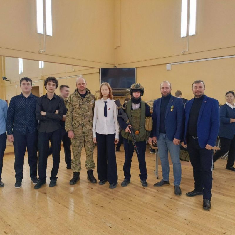 Команда «Сила Единства» провела Урок мужества для учеников Гимназии №3