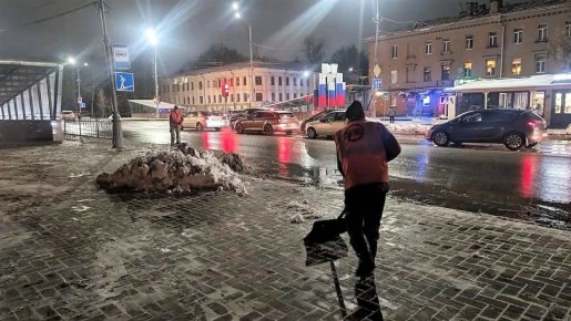 Александр Розбаум: Уважаемые Новгородцы!. Работы по уборке города ведутся в круглосуточном режиме