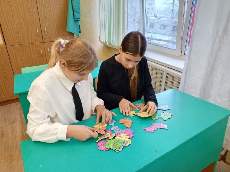 В Новгородской области впервые прошли соревнования по сборке спилс-карт В Новгородской области впервые прошли соревнования по сборке спилс-карт