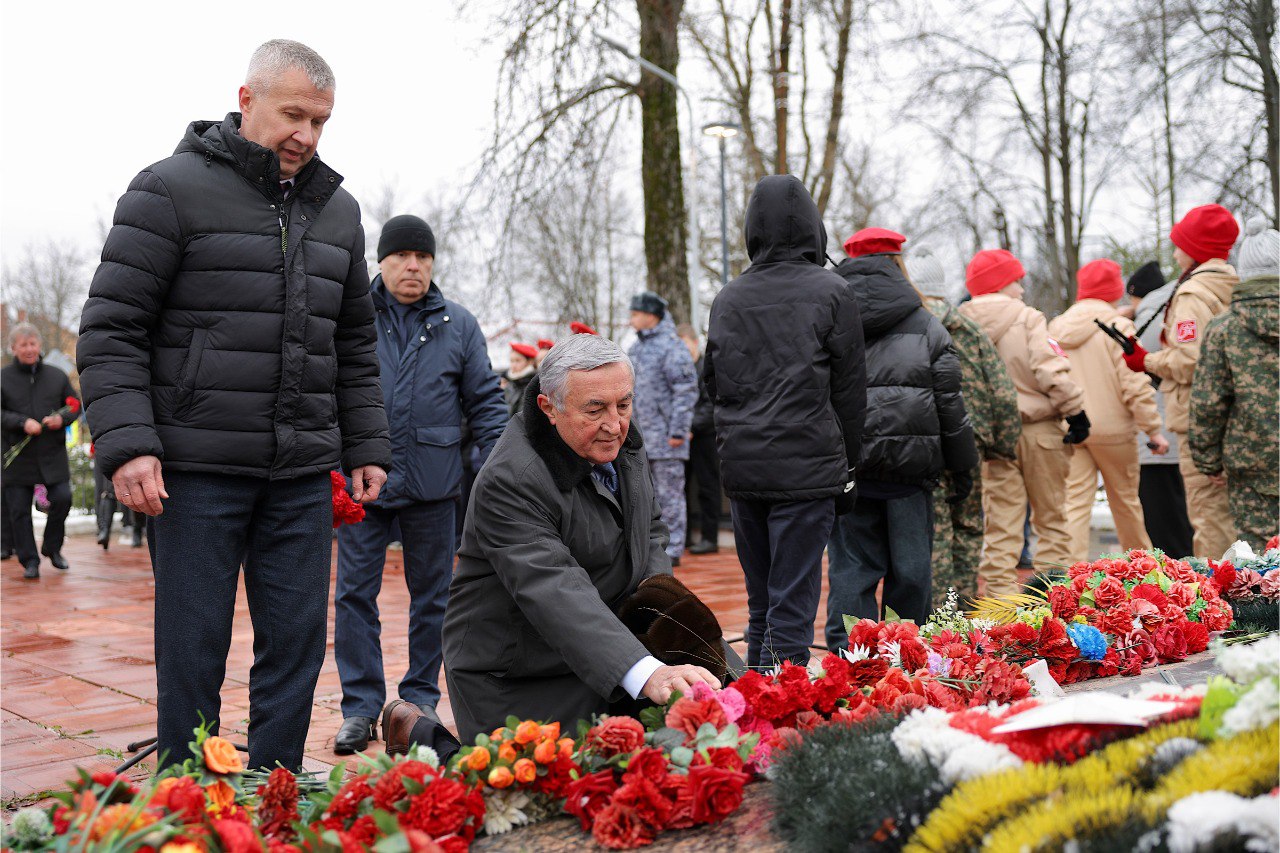 В Малой Вишере прошел митинг, посвящённый освобождению города от немецко-фашистских захватчиков В Малой Вишере прошел митинг, посвящённый освобождению города от немецко-фашистских захватчиков
