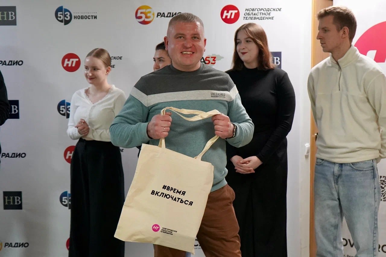 Авторы документального фильма «Добряки» наградили победителей акции Авторы документального фильма «Добряки» наградили победителей акции