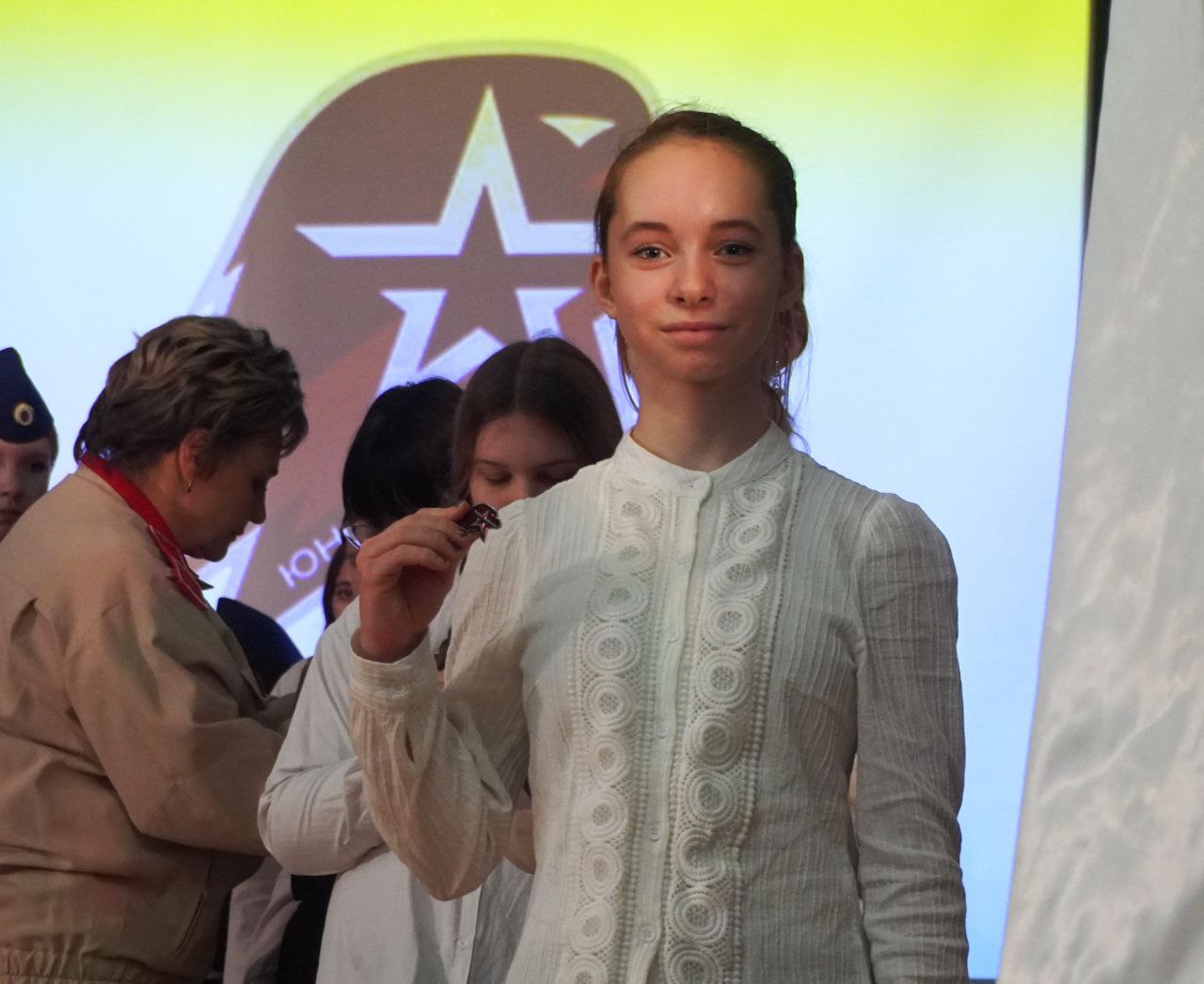 Александр Розбаум: Уважаемые Новгородцы!. Сегодня во Дворце детского творчества им. Лёни Голикова провели слёт местного отделения Всероссийского детско-юношеского военно-патриотического общественного движения «Юнармия»... Александр Розбаум: Уважаемые Новгородцы!. Сегодня во Дворце детского творчества им. Лёни Голикова провели слёт местного отделения Всероссийского детско-юношеского военно-патриотического общественного движения «Юнармия»...