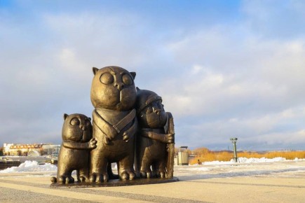 «Получилось неплохо». Вася Ложкин хорошо оценил скульптуру по его картине, которую установили в Великом Новгороде