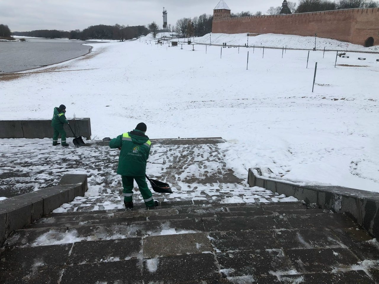 Новгородский «Горхоз» ответил, как уборка снега влияет на реку Волхов