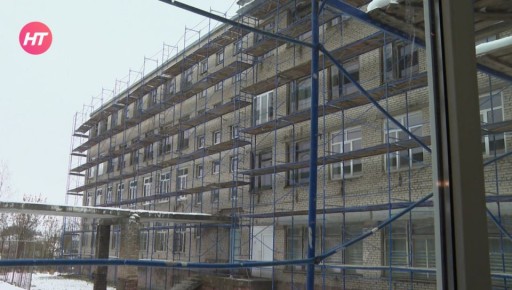 В Великом Новгороде обсудили ход капитальных ремонтов школ и провели инспекцию объектов вместе с депутатом Госдумы