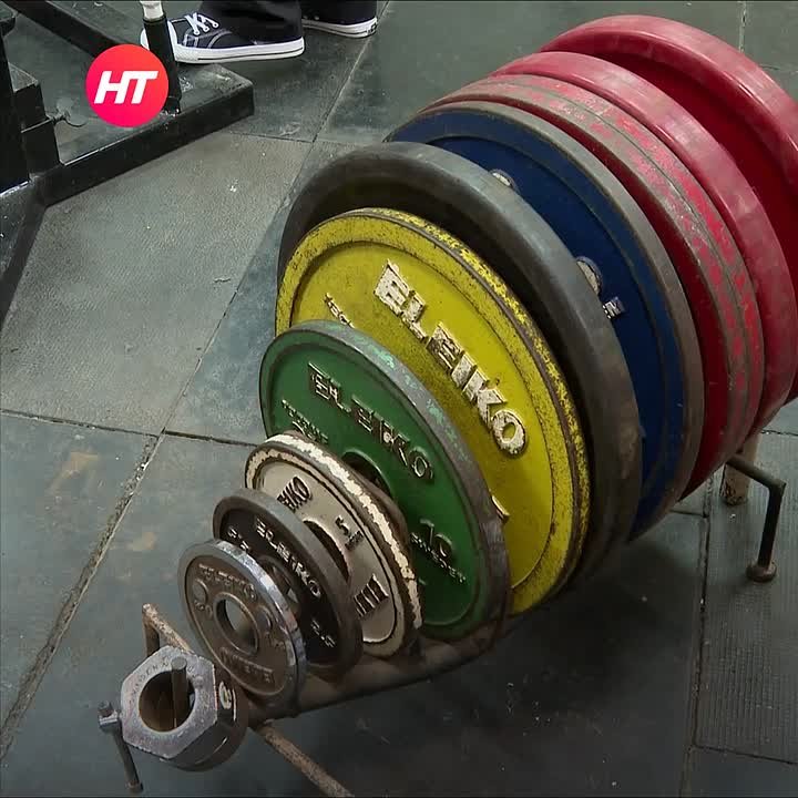 Настоящие богатыри сразились на турнире по русскому жиму